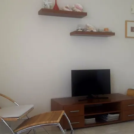 Golden Sea View Apartment *